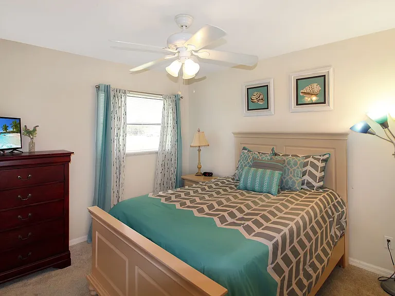 1180 Palmetto Dr — Photo 12