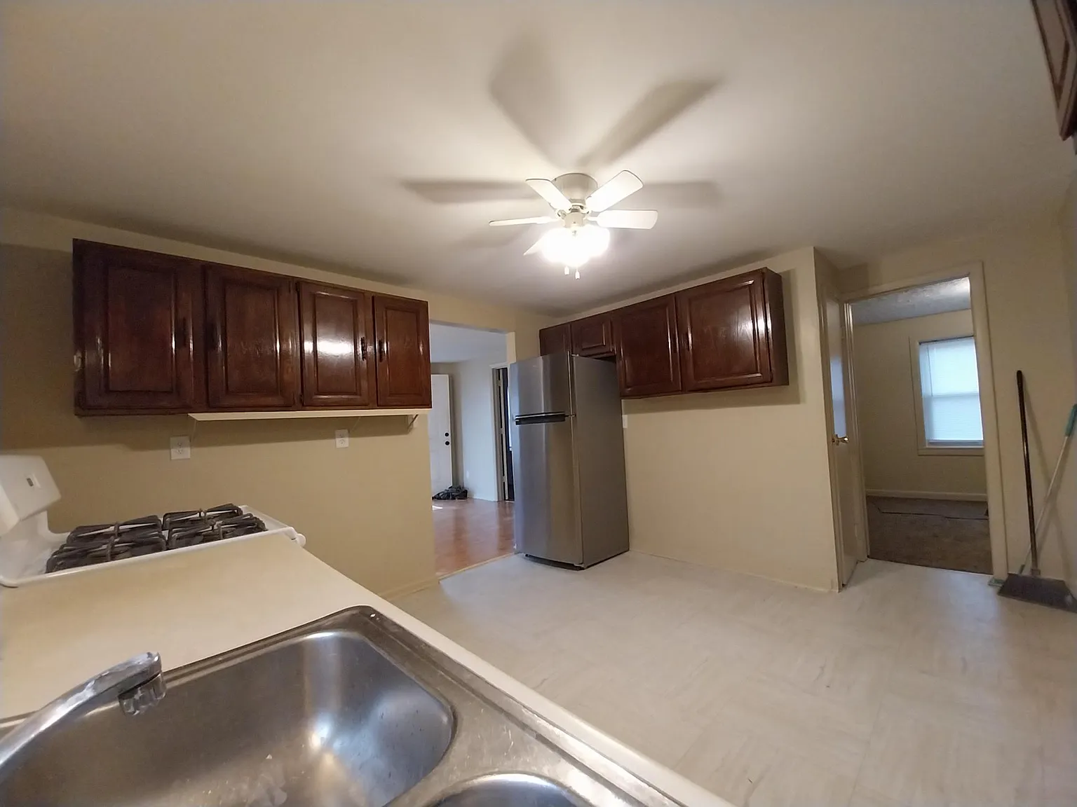 2 bed, 800 sqft, $825 — Photo 4