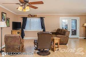 10639 W Kaye Lake Road Wasilla-large-006