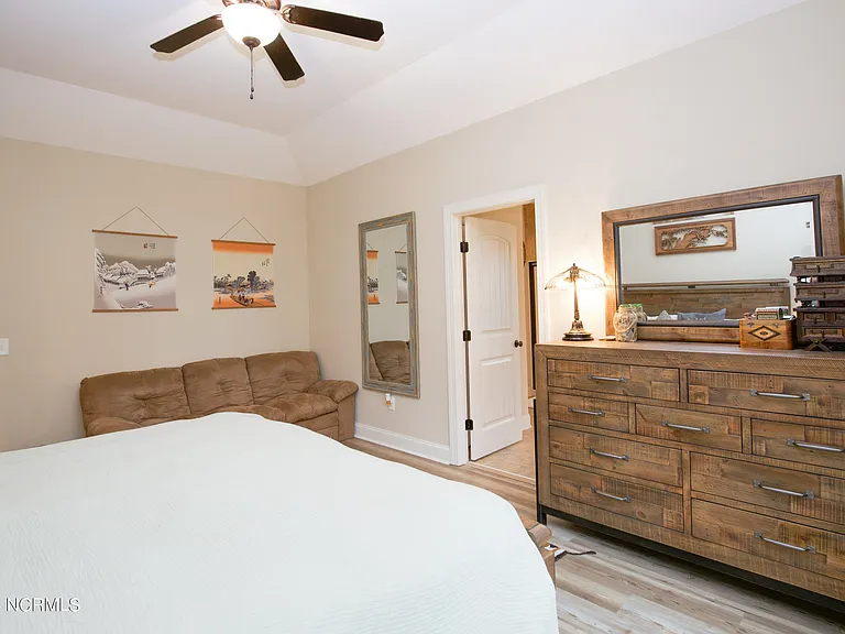 237 Rothbury Dr — Photo 30