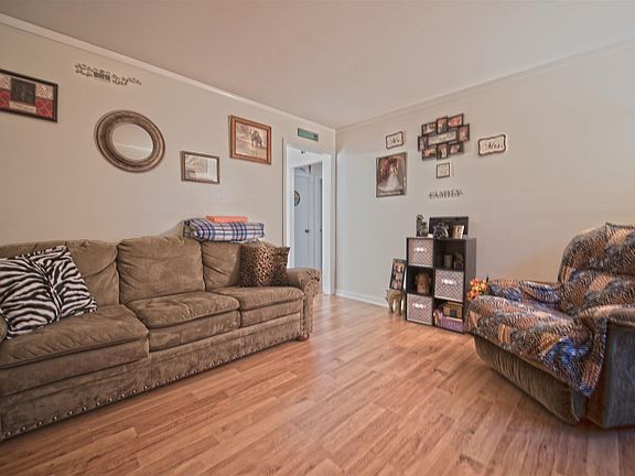 4th image of 1135 Veterans Pkwy