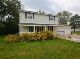 S103W14823 Loomis Dr, Muskego, WI 53150
