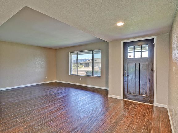5th image of 4509 W Larkspur Dr