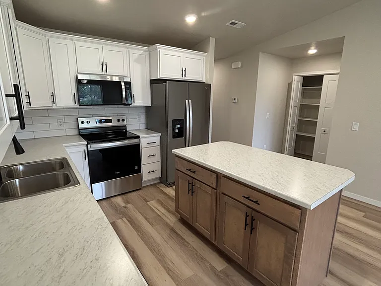 217 E Countryside Ave — Photo 23