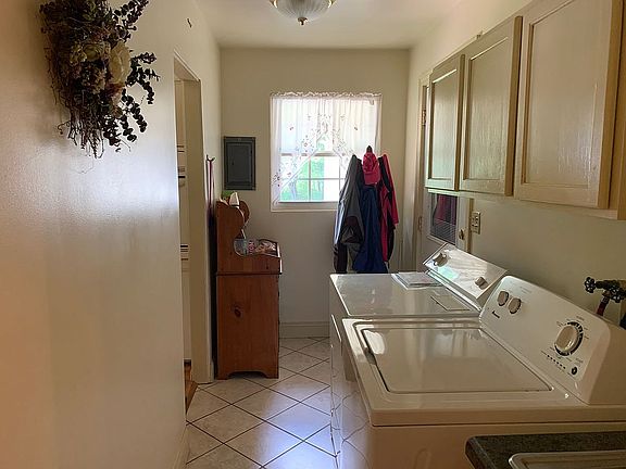 2nd image of 3315 Catalina Dr