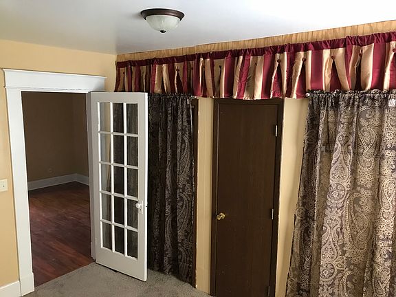 5th image of 617 Broadway Ave