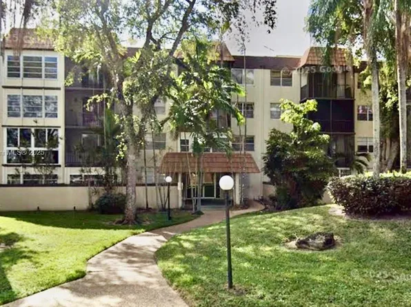 7000 NW 17th St APT 218, Plantation, FL 33313