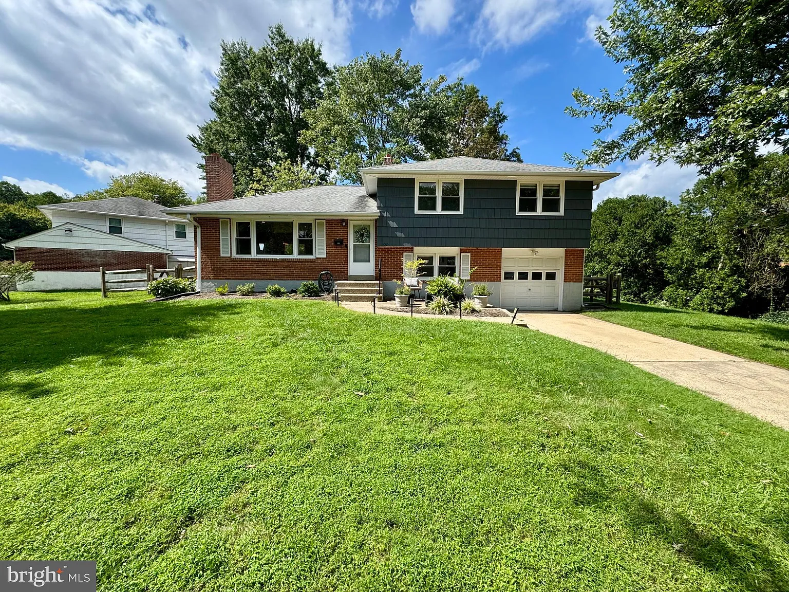 3 bed, 2.5 bath, 1800 sqft, $3,000 — Photo 2