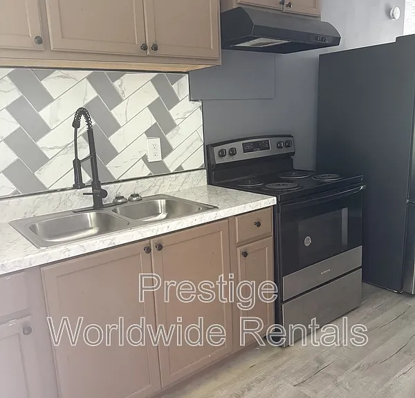 4125 Sandfort Rd #D — Photo 3