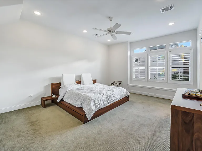 1110 Lake Pointe Pkwy — Photo 14
