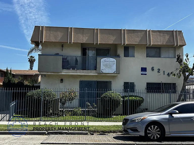 6214 Victoria Ave — Photo 10