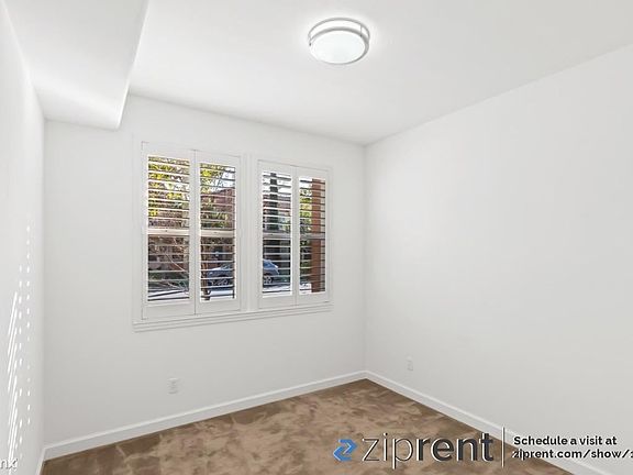 3rd image of 959 Indian Wells Ave
