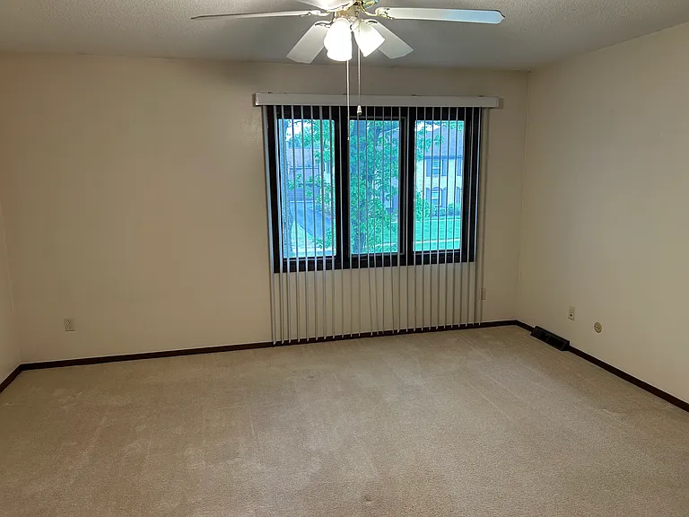 6554 Woodhall Dr — Photo 16