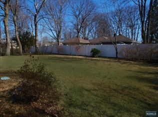 189 Carlton Pl, New Milford, NJ 07646