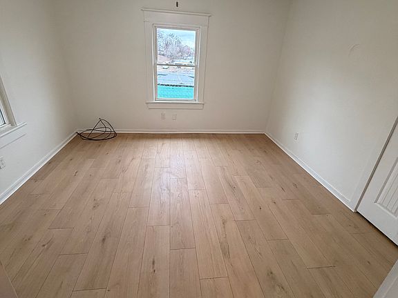 3rd image of 1216 Kirk Ave SE