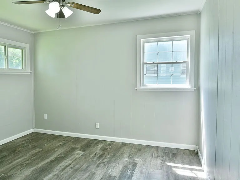 2344 Clearview Dr — Photo 24