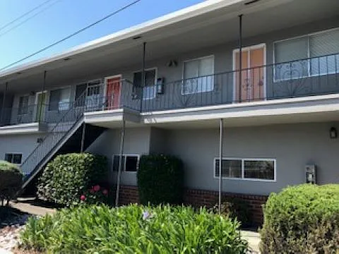 1296 Laurel St #6 — Photo 1