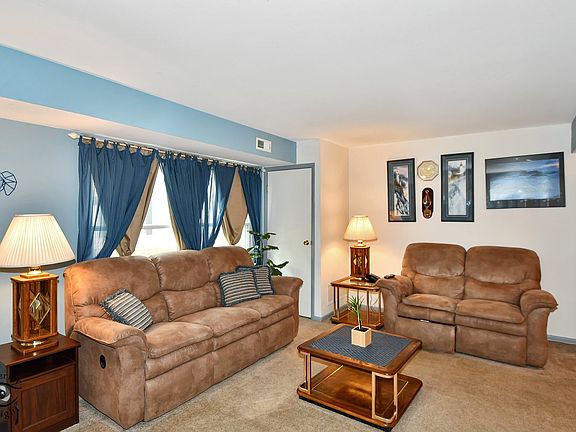 4th image of 1193 E Barberry Ln #1193