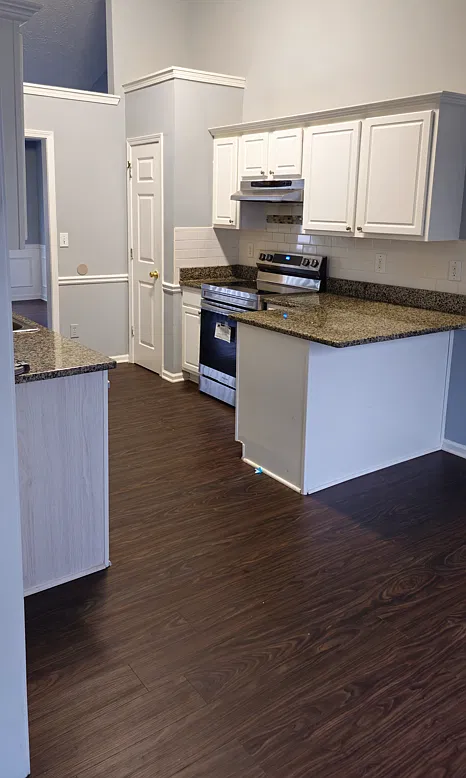 4 bed, 2072 sqft, $2,500 — Photo 4
