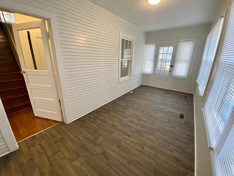 291 S McHenry Ave — Photo 12