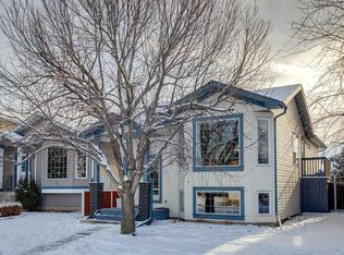 19 N Somerside Mnr SW, Calgary, AB T2Y3G5