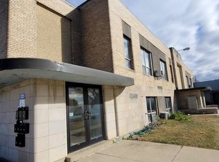 345 6th St #301, La Salle, IL 61301