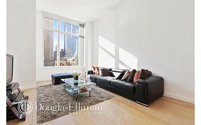Rented by Douglas Elliman | media 14
