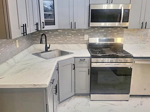 274 College Dr, Edison, NJ 08817