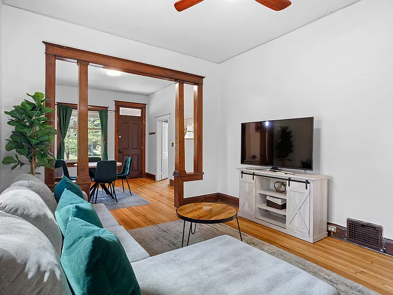 1717 E 29th Ave — Photo 12