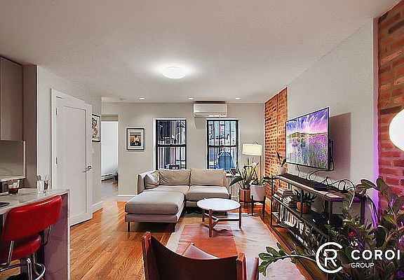5th image of 78 Halsey St APT 1