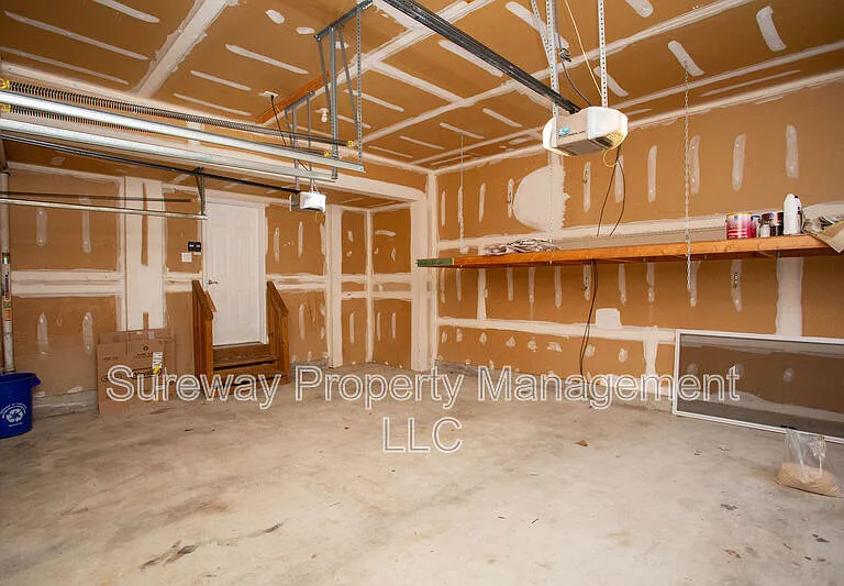 7 Amaryllis Ln — Photo 44