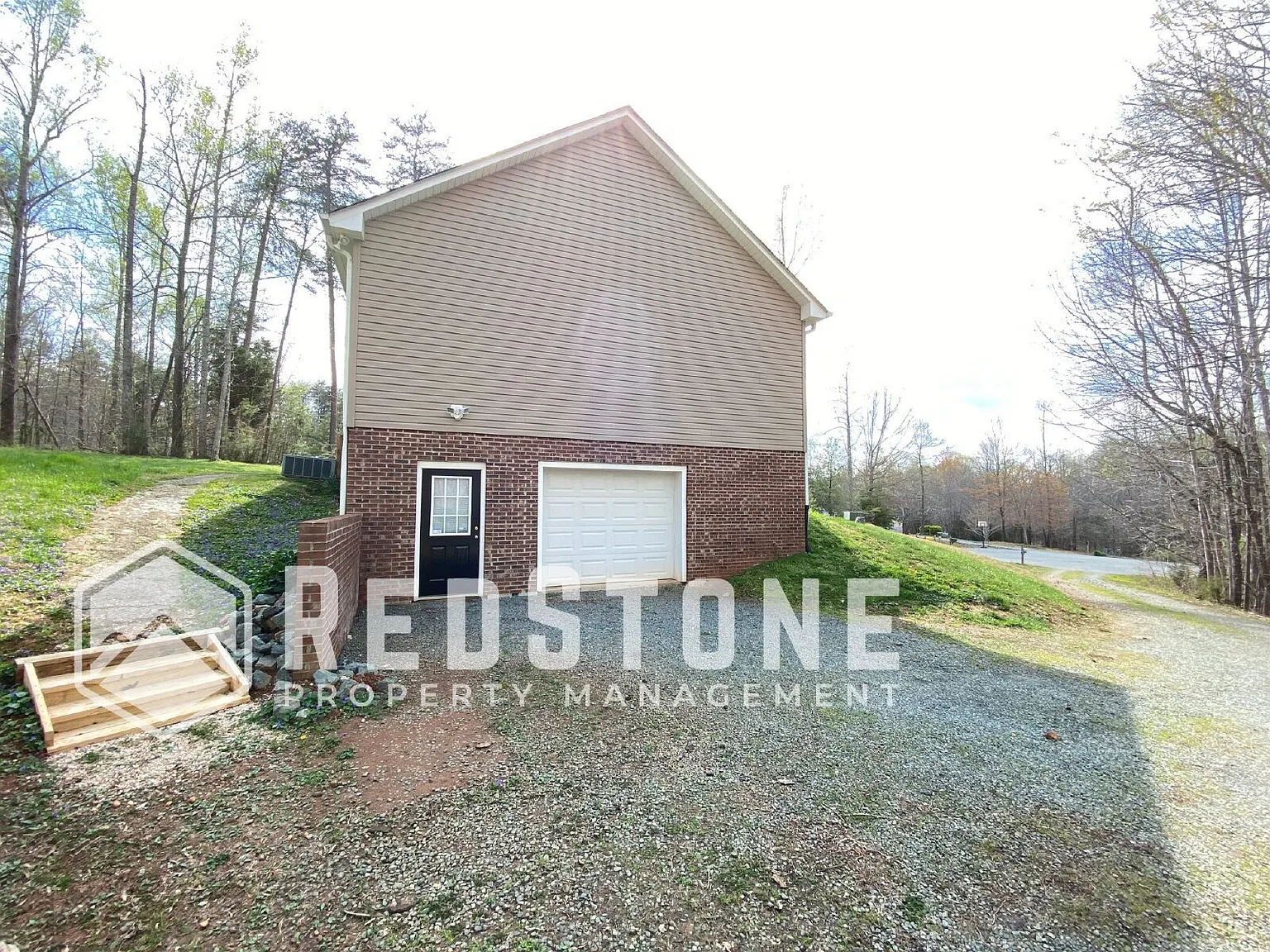 3 bed, 2.0 bath, $1,700 — Photo 3