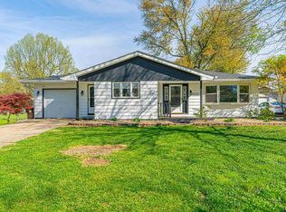 1400 Rutledge Dr, Lincoln, IL 62656