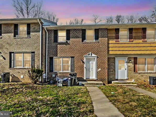 9220 Wood Creek Ct, Parkville, MD 21234