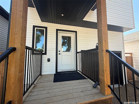 3rd image of 1220 H Avenue N
