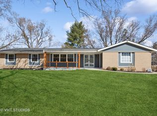 834 Winmoor Dr, Dundee, IL 60118