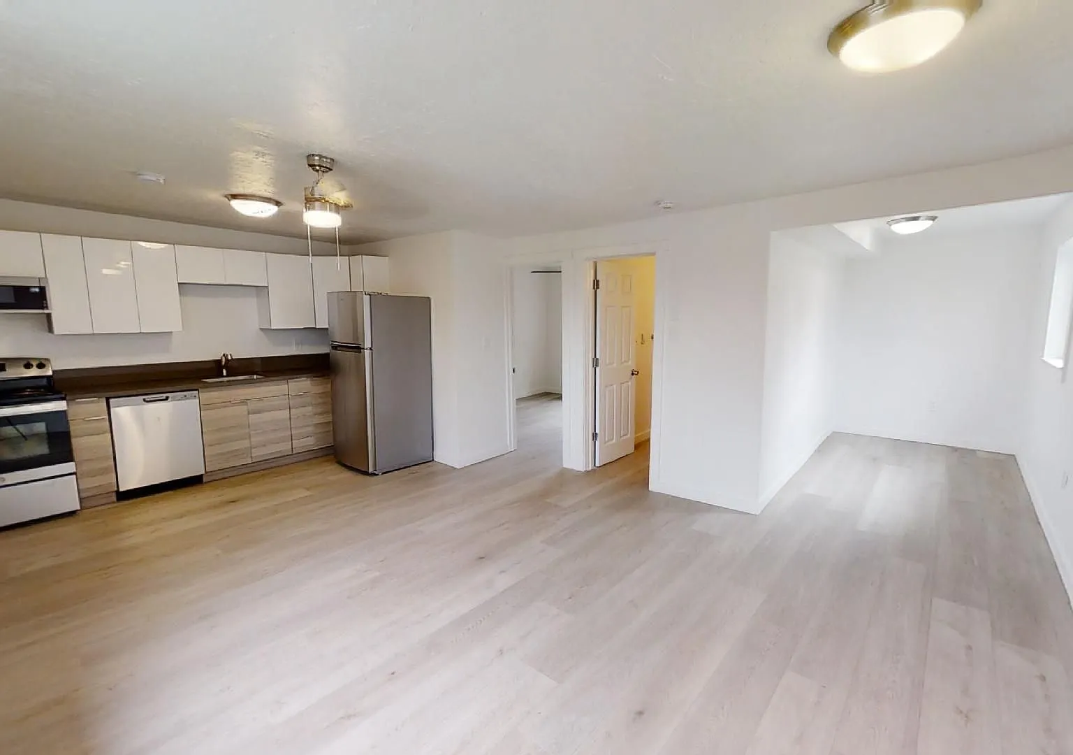 Fully Renovated Phoebe Flats Unit #11: Corner Charm, Move-In Ready Before Thankgiving! — Photo 1
