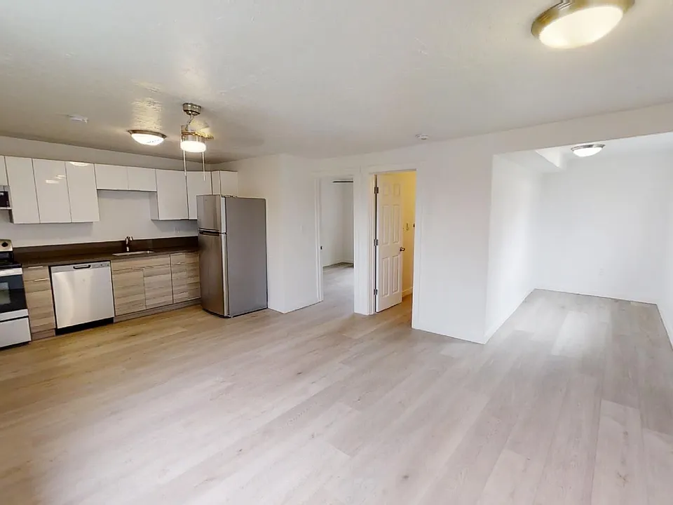 11518 NE Sandy Blvd #11
