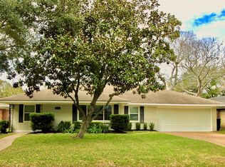 10622 Brookbend Dr, Houston, TX 77035