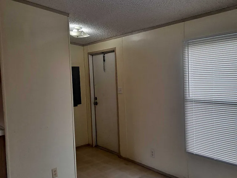 22 Ellis Ave — Photo 6