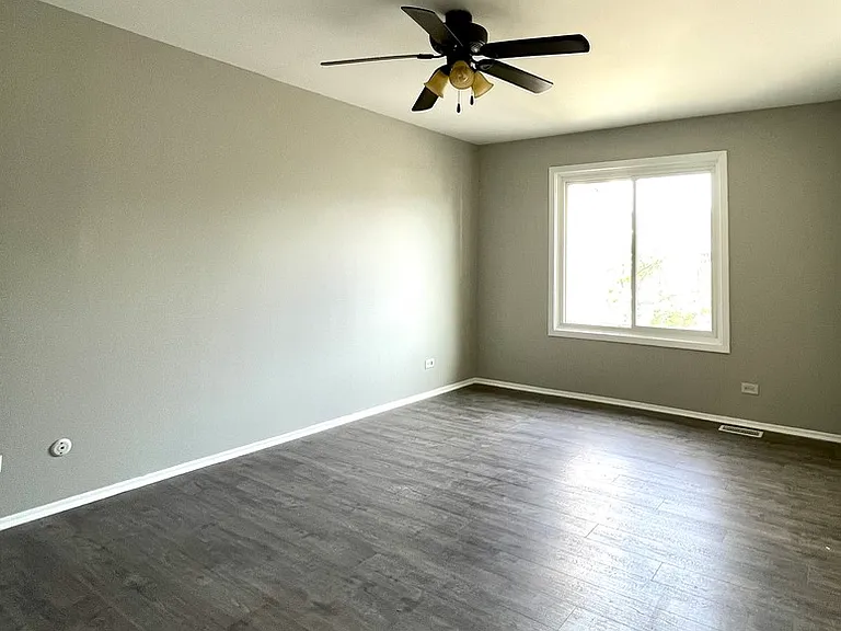 476 Harrison Ct — Photo 8