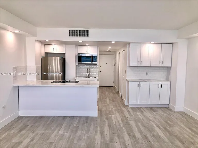 905 Brickell Bay Dr #2029 — Photo 13