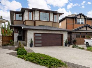 77 SE Cougar Ridge Cv SW, Calgary, AB T3H0S5