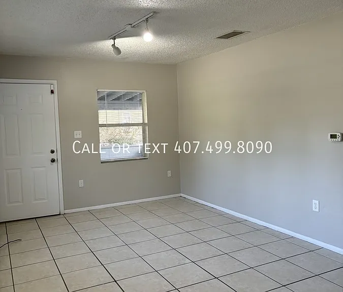 830 Carver St — Photo 4