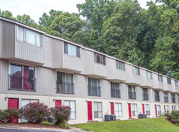 2nd image of 3519 W Hill St #5