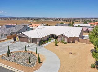 20248 Majestic Dr, Apple Valley, CA 92308