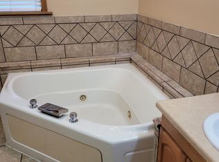 4115 Mason Rd, Howell, MI 48843