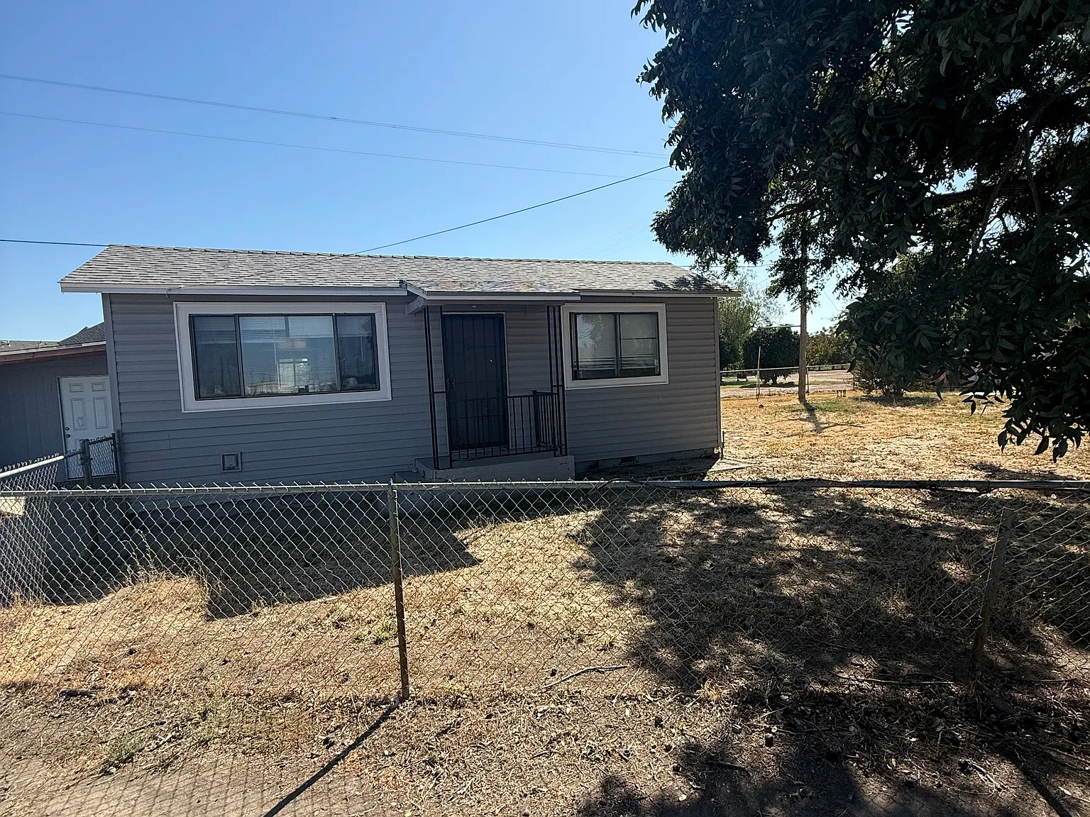 2 bed, 802 sqft, $1,600 — Photo 1