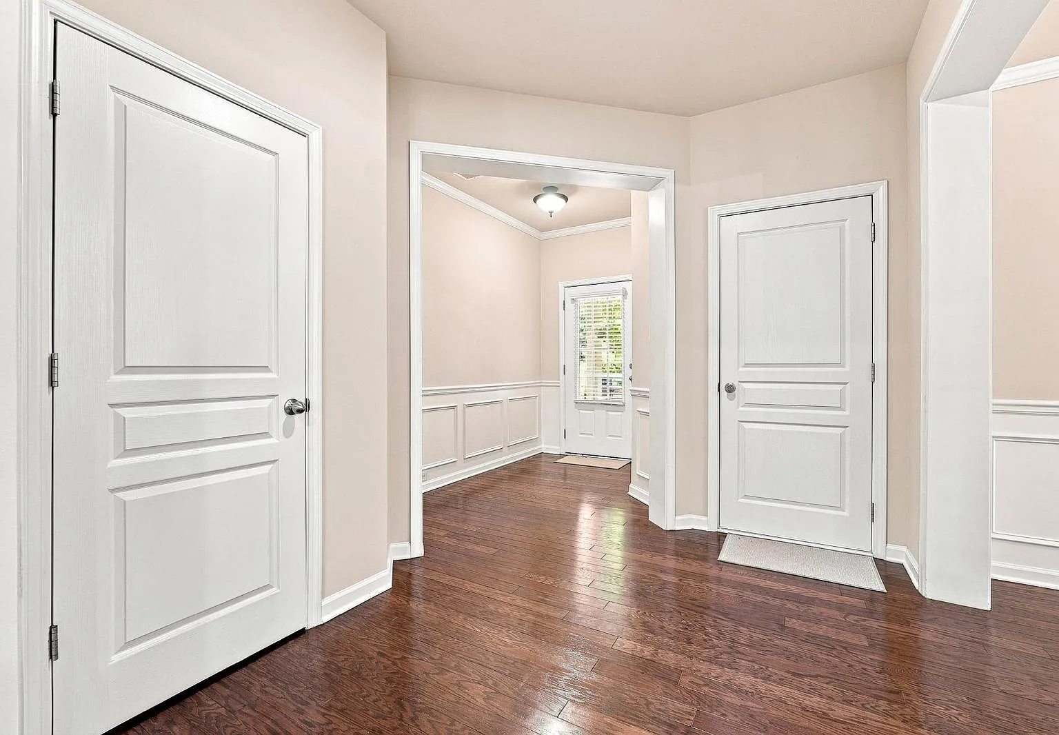 2710 Gold Creek Ln — Photo 3