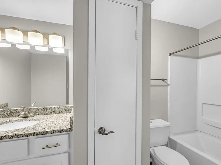 The Nova Apartments — Photo 9